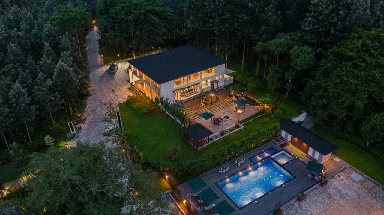 Vismita County Hotell Chikmagalūr Exteriör bild