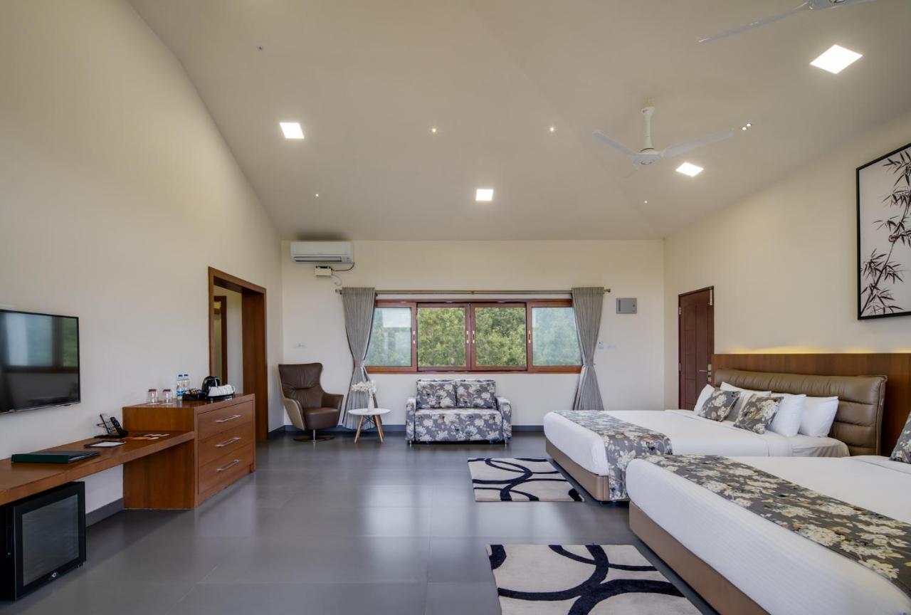 Vismita County Hotell Chikmagalūr Exteriör bild