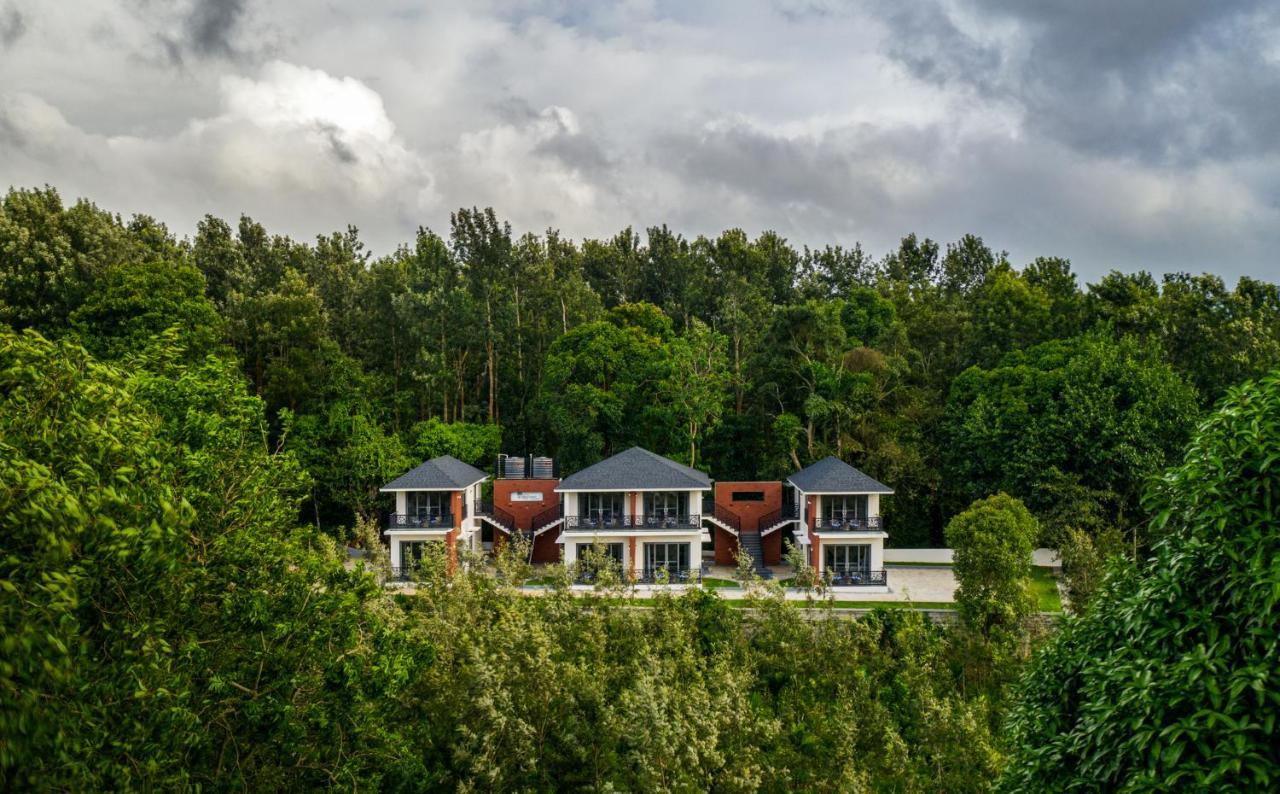Vismita County Hotell Chikmagalūr Exteriör bild
